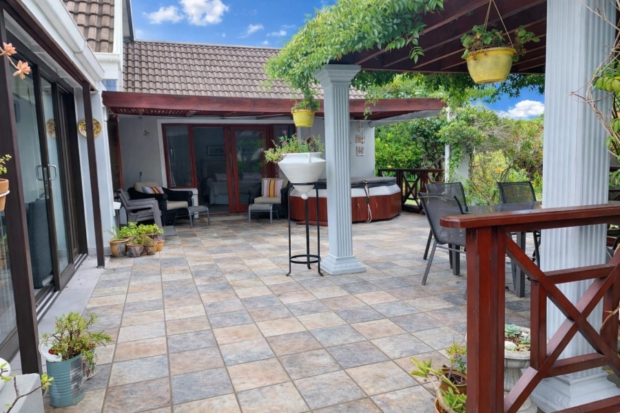 3 Bedroom Property for Sale in The Island Western Cape